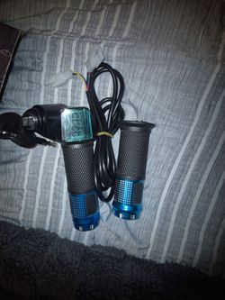 E bike throttle with screen new 30 $