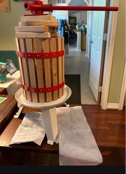 Apple / talk Grape cider press