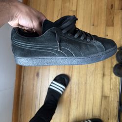 Puma Classic Size 10 Men Two Pairs 
