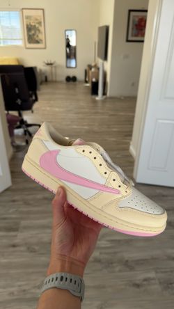 Travis Scott x Air Jordan 1 Low ‘Shy Pink’