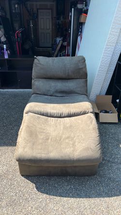 Chaise lounge