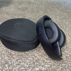 Black Beats Solo3 Wireless Headphones 