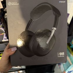 AVANT High Definition Wireless Headphones