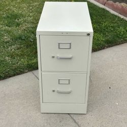 Filing Cabinet With Key 