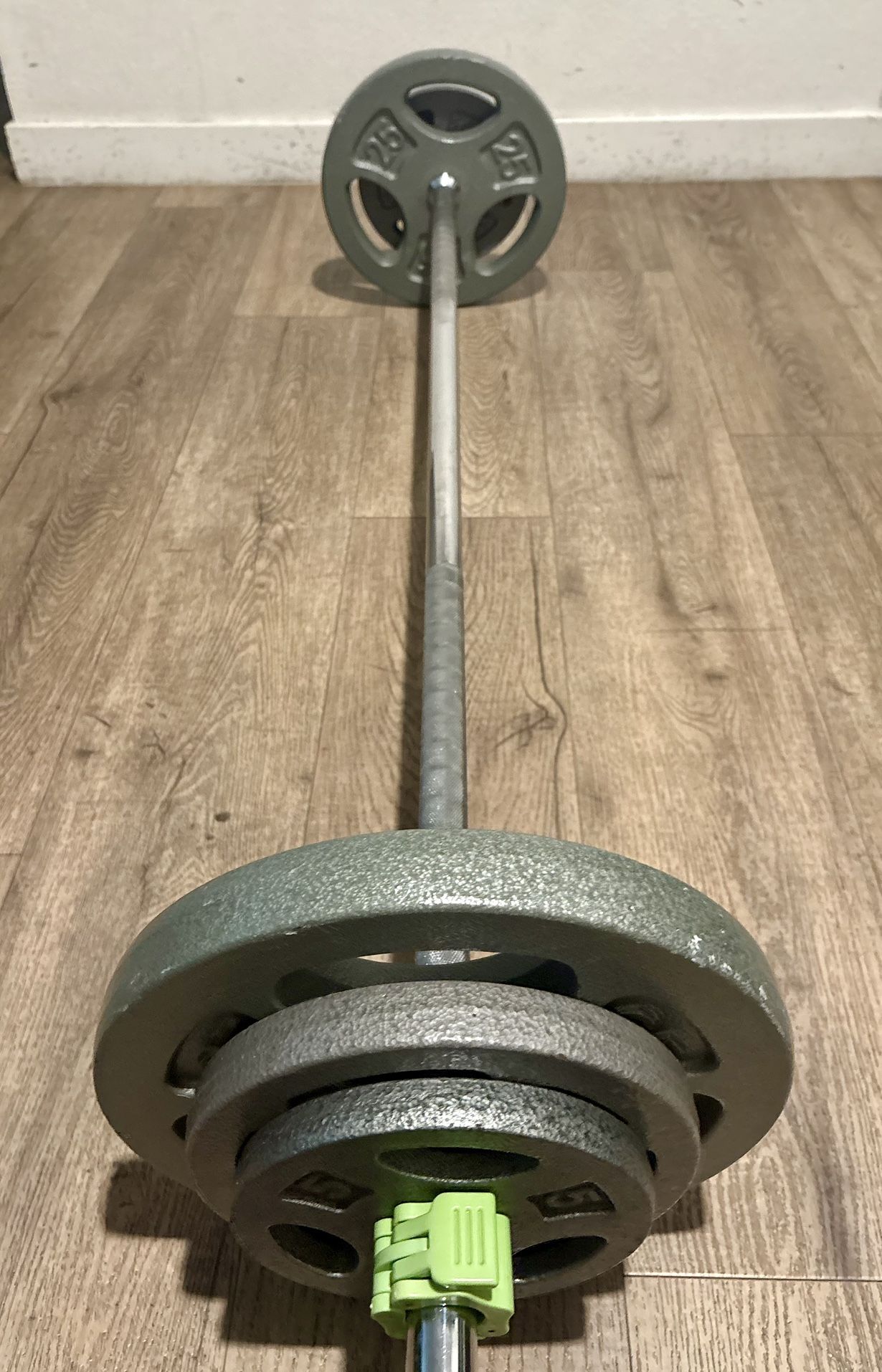 NEW CONDITION: 6 ft Steel Standard Barbell With CAP Weight Plates: 25s, 10s & 5s ( Total: 100 lbs)