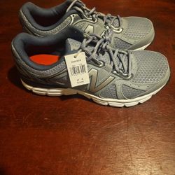 Size 10 - New Balance 560  V6  Grey/Silver Athletic Shoes