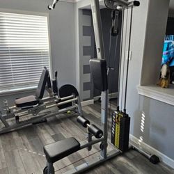 Lat Pull  Low Row  Selectorized  200 Lbs  1:1 Ratio  READ BELOW. DR0P0FF AVAIL.