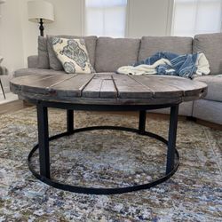 Matching coffee table and 2 End Tables 