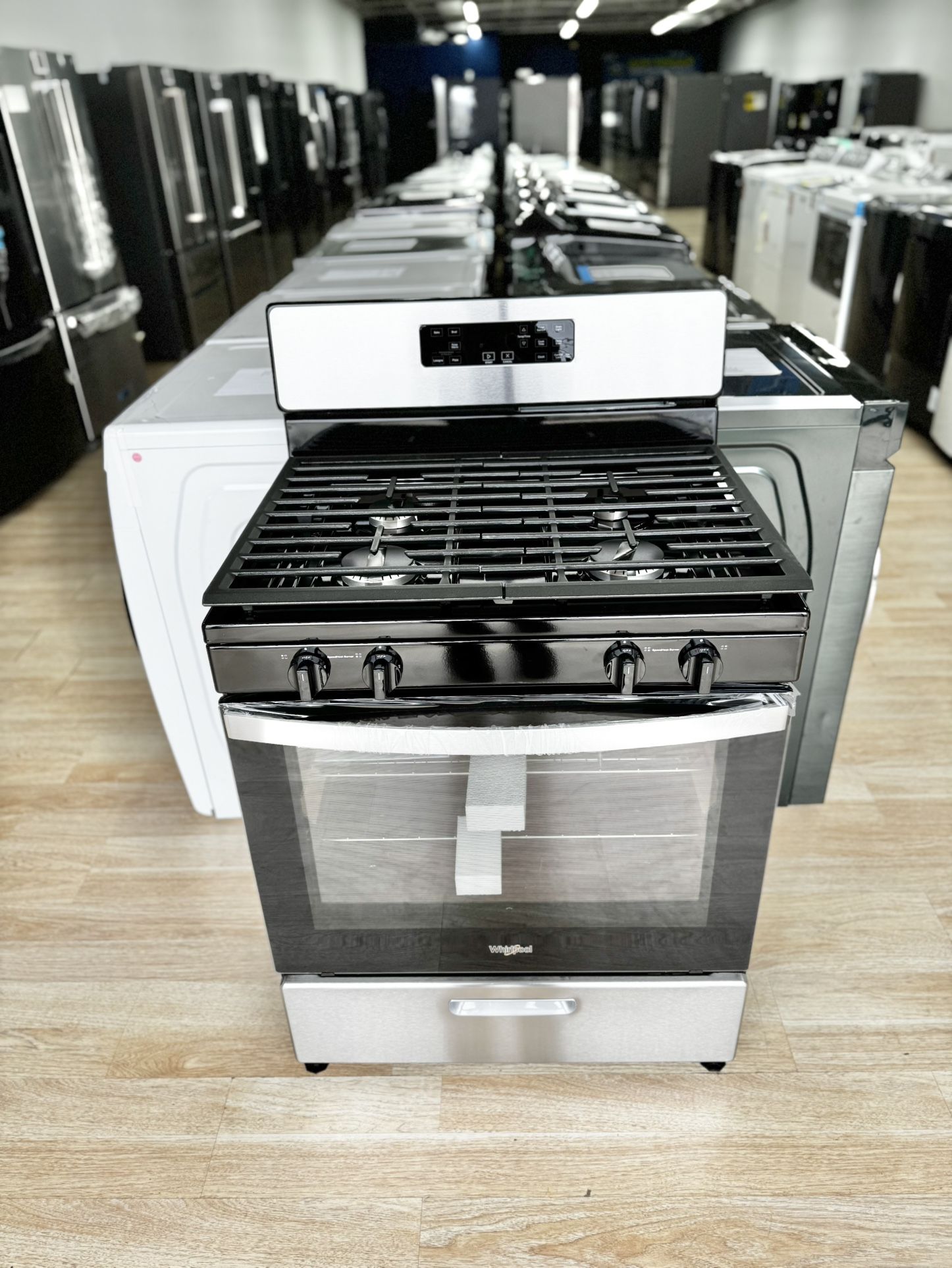 Brand-New Whirlpool - 5.1 Cu. Ft. Freestanding Gas Range with Broiler Drawer - Stainless Steel Model:WFG320M0MS