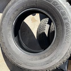 255/75/17 Bridgeton tires A/T.