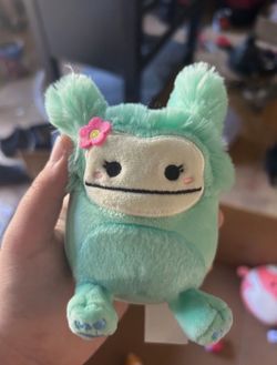 joelle the blue bigfoot squishmallow keychain