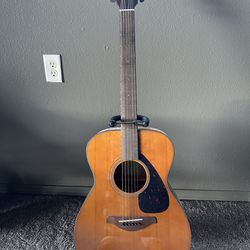 Yamaha FS800 Steel String Acoustic Guitar  + Stand