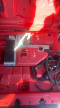 Milwaukee magnetic drill press