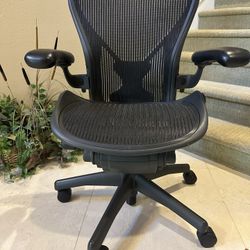 Herman Miller Aeron Classic size B With Posture Fit