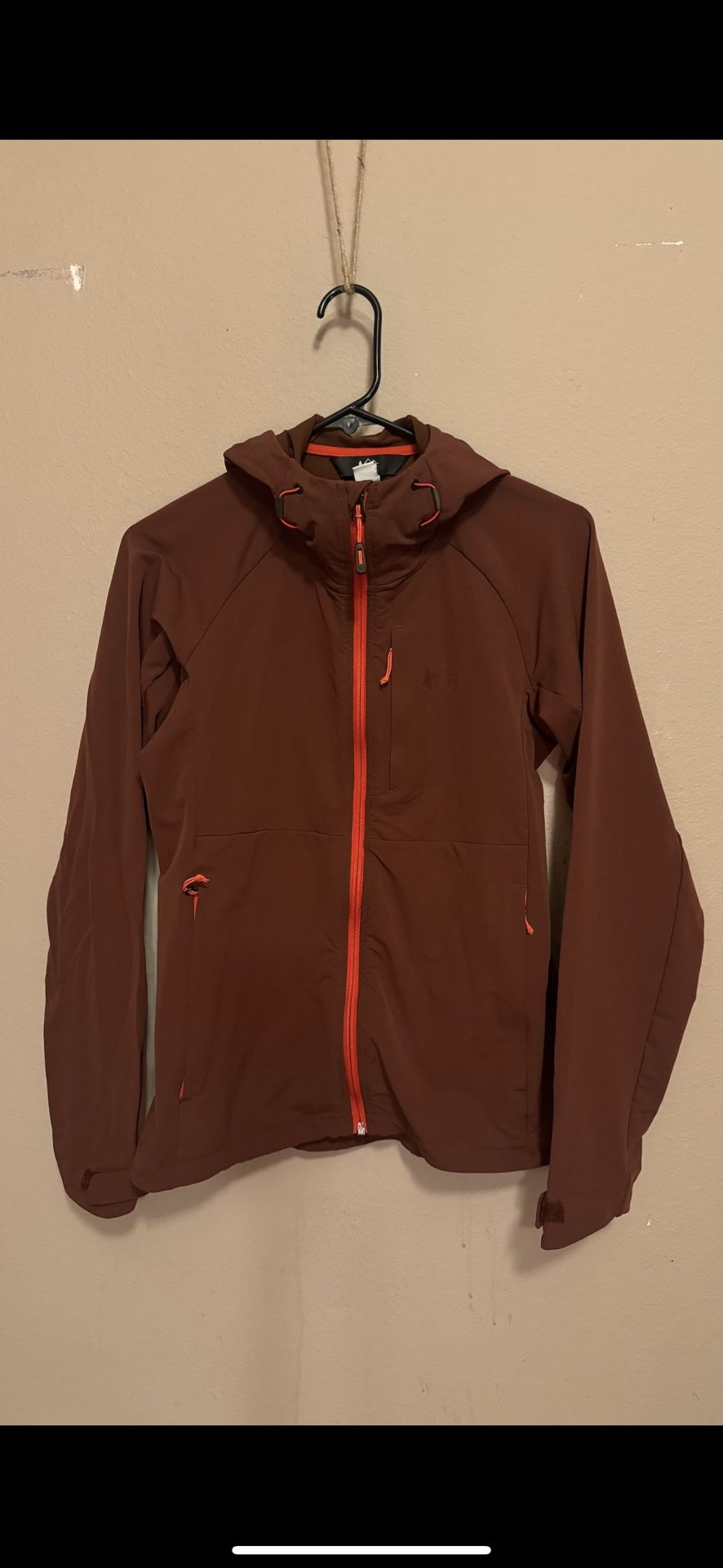 REI Activator Soft Shell Women's Jacket Sz Small Burgundy Full Zip Hood