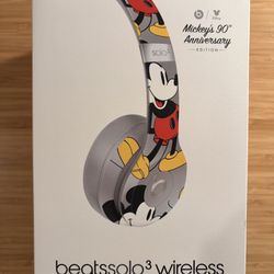 (Almost New) beats solo3 wireless headphones - Mickeys 90th Anniversary Edition 