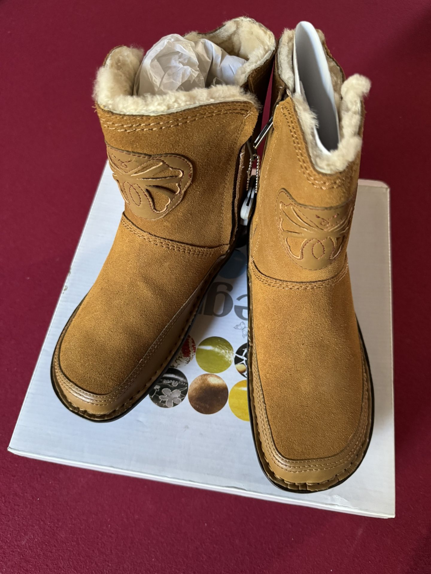 Alegria Fuzzy Boot