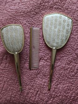 Vintage vanity brush set