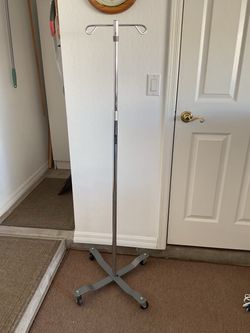 Brandt adjustable IV pole
