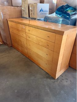 Free Bedframe, Headboard, two nightstands & dresser set