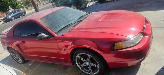 2000 Ford Mustang