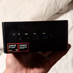 MINISFORUM UM890 Pro