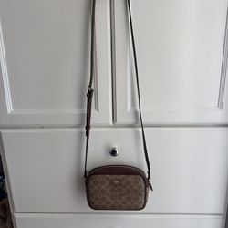 Small Coach Bag w/coach wallet (Authentic)