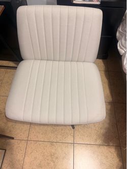 Viral criss cross chair