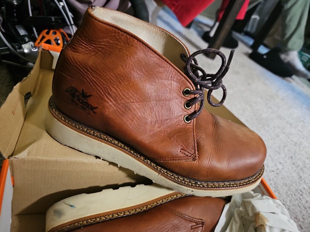 Thorogood boots maxwear wedge Size 8