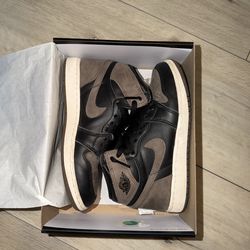 Nike Air Jordan 1 Mid SE “Dark Chocolate”