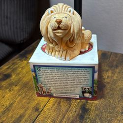 Lion Statue Figurine