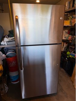 GE REFRIGERATOR
