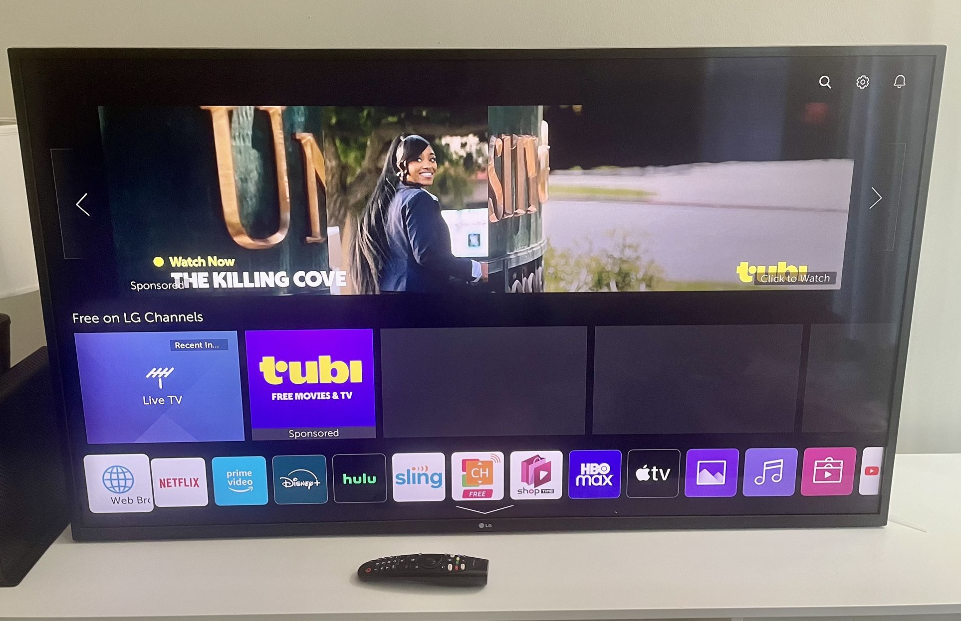 LG 55UM7300PUA Alexa Built-in 55" 4K Ultra HD Smart LED TV