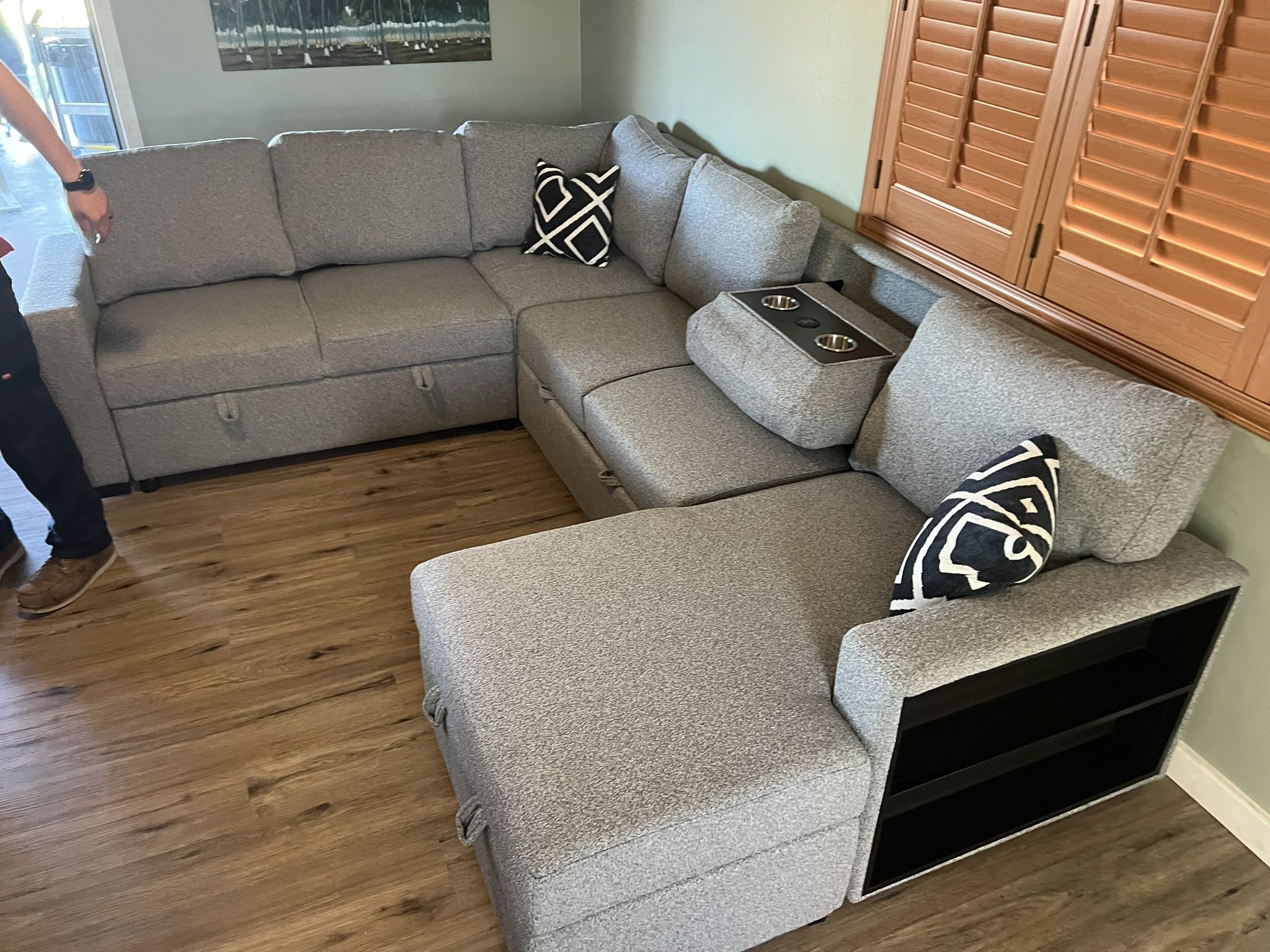 New Sectional W 2 Pullout Beds / Storage Chaise. . Grey Boucle Fabric. 92”x119”x60”H. Free Delivery!