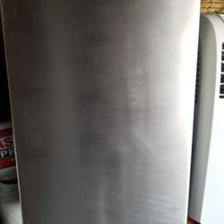 Haier Mini Refrigerator  32x20