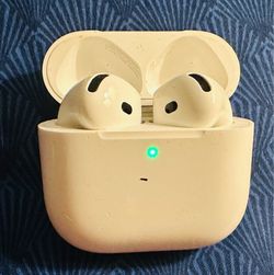 Preowned AirPods with brand new EarBud  cleaning kit included