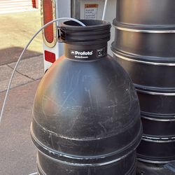 Used-Good Condition, Silver Profoto WideZoom reflector