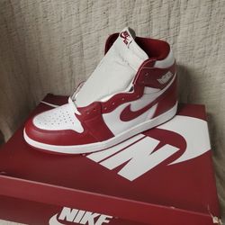 New Air Jordan 1's Retro High OG   Size 11.5 7y