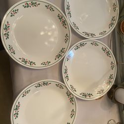 Corelle Dishes Christmas Set Of 14 Plus Set Of Two Prices Vary 