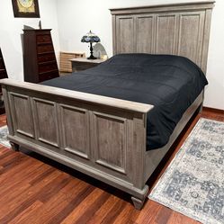 Queen Bedroom Set + Premium Mattress (Kingsdown) – Excellent Condition – Delivery Available