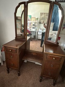 Vintage Walnut Vanity with Tri-Fold Mirror – Solid Wood Dressing Table