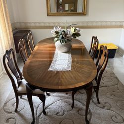 Table And chairs 