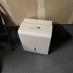 Dehumidifier 
