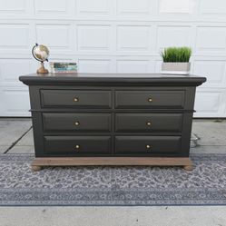 ✨ Beautiful Modern Farmhouse Dresser – Solid & Stylish! ✨