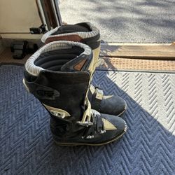 Thor Size 9 Motocross Boot