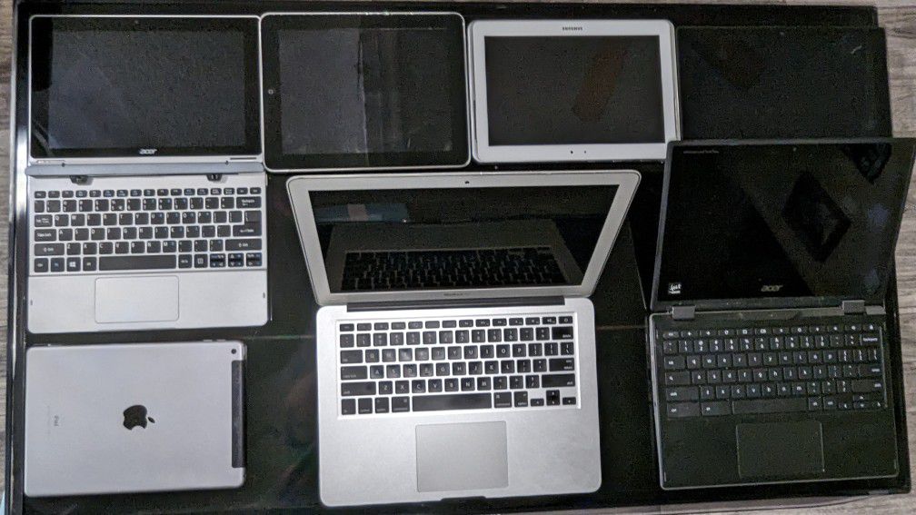 Lot Of Laptops Tablets And Chromebooks Look Only 146.00