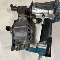 Makita AN454 1-3/4" Coil Roofing Nailer 