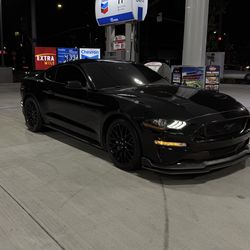 Mustang GT hood 18-23