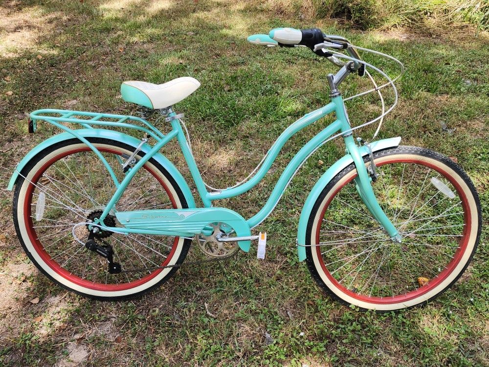 26" Schwinn Perla women's cruiser bike. Good Condition