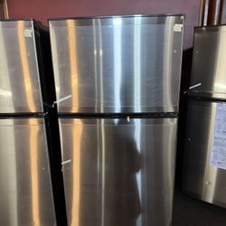 GE Stainless Steel 21.1 Ft.³ Top Freezer And Refrigerator – Energy Star